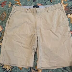 Men’s Peter Millar Crown Crafted 9” shorts